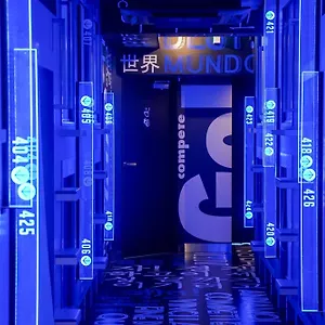 Hostal Esports E-zone 電脳空間, Osaka