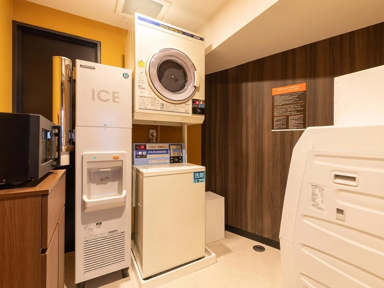 ***  Apa Hotel Nambaminami Daikokucho Ekimae Osaka Japón