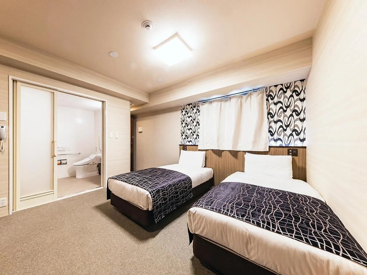 Apa Hotel Nambaminami Daikokucho Ekimae Osaka 3*,