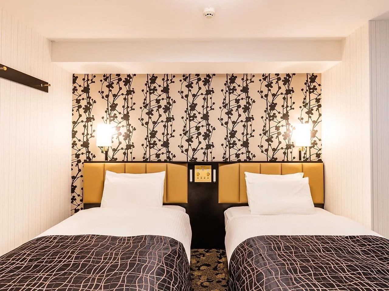 Apa Hotel Nambaminami Daikokucho Ekimae Osaka 3*,  Japón